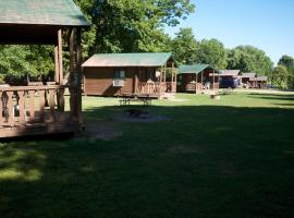 Fremont RV Campground Loft Cabin 4, holiday rental in Fremont