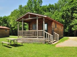 Fremont RV Campground Cottage 28: Fremont şehrinde bir tatil parkı