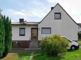 Ferienhaus Glockenbruchweg Kassel Familien Resort mit 800qm umzäunten Garten, BBQ Pavilion, Gratis Frühstück, Parkplätze, WiFi, Top Lage, so Privat wie zu Hause