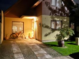 Nueva casa 6 personas en condominio cerrado, hotel in Temuco