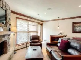 Luxury Ski In, Ski Out 1 Bedroom Mountain Residence In The Heart Of Lionshead Village With Heated Slope Side Pool And Hot Tub