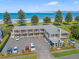 Whispering Sands Beachfront Motel, motel in Gisborne