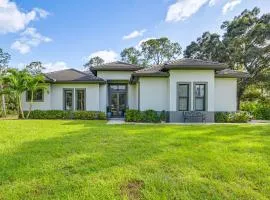 Serene, Pet-Friendly Naples Home by Golf and Beaches