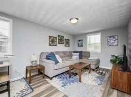 Cozy 2 Bdrm Cottage King bed