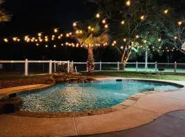The Blue Oasis - Palm & Pool Retreat