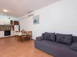 One Bedroom Apartment with Terrace and Sea View
