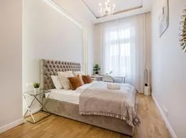 Synagogue Skyline View Walk to Deák & Fashion St