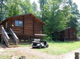 Forest Lake Camping Resort Cabin 18, holiday park in Freewood Acres