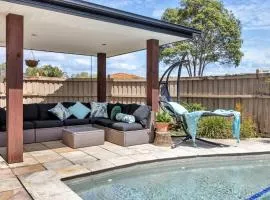 Beautiful Family House with Pool and BBQ