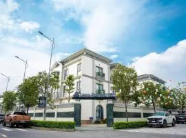 Lumi Sky Hotel - by BAY LUXURY