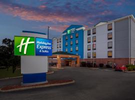 Holiday Inn Express Hotel & Suites Charleston-Southridge by IHG, hotel v mestu Charleston