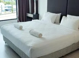 Agrowth at Sky Suites