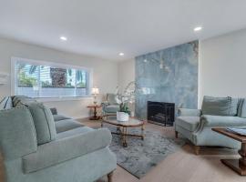 Hey I Am Adriana On The Block Pool BBQ, hotel in Mission Viejo