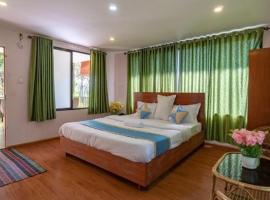 Hotel King Crown Inn, khách sạn ở Anjania