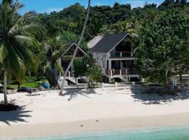 Kupu Kupu Villas Mentawai、Katietのホテル