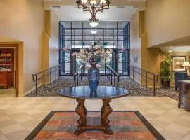 Clarion Collection Hotel Arlington Court Suites