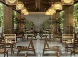 Shishe Spring Designer Homestay