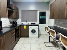 Family Room on Green road, Hotel in Dudley