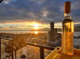 One Million-Dollar Vista Premium 2-Bedroom entire Flat with Lake & City Views、ケロウナのホテル