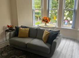 Penarth Station Renovated apartment