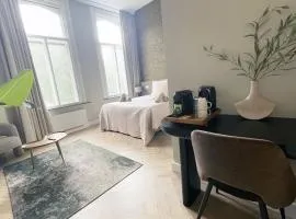 Luxe Suite - New - Safe City Center
