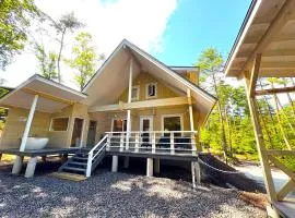 Second House kukka