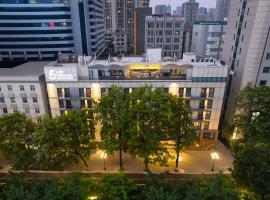 LN Hotel Five, hotel a Canton