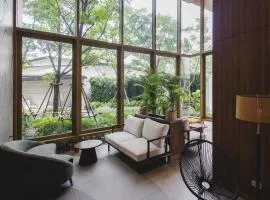 Spacious apartments near the sea By IBG Property 4405