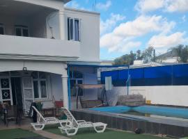Villa Grande Baie Géranium La Croisette, chalet de montaña en Midlands Station