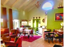 Bella Rosa Cottage, svečius su gyvūnais priimantis vie&scaron;butis mieste Klarensas