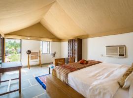 The Saffron Desert Camp, Jaisalmer, hotel v destinaci Džaisalmér