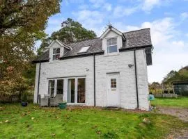 Stunning 2 Bed Riverside Cottage near Oban