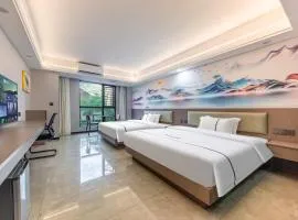Haier International Hotel Vientiane Wattay Airport Branch offers free airport pick-up and drop-off upon prior reservation.