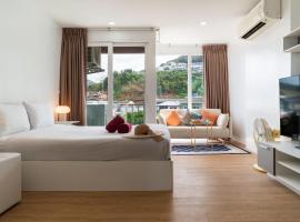1 BR Suite 8-198 at Ozone Condo near Kata beach and surf, hotel in Kata Beach
