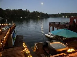 Lakefront Escape with Sauna Hot Tub BBQ & Games