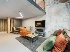 Calm Sauna & Jacuzzi by OneApartments