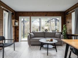 Bergsgården Lodge Järvsö - Ski In Ski Out med bastu invid Järvsöbacken - OBS!!! BYTESDAGAR ÄR ENDAST TORS O SÖND OBS!!!, chata v destinaci Järvsö