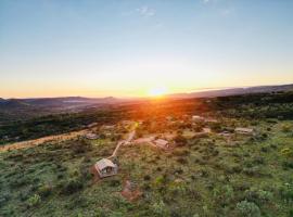 AfriCamps at Milorho, hotel con piscina a Rustenburg
