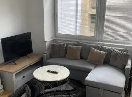 1Bed Apartment on High Street Central Croydon