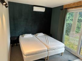 Woodboxcabins - Campinggroenpark、Zeleのキャンプ場