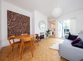 Stylish and modern 1BD Apartment in East Wall