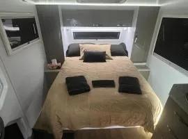 Gympie Luxury Caravan with ensuite bathroom
