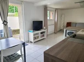 Charmant logement à 5 min du Château Royal en voiture