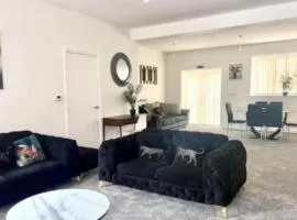 Syster Properties Leicester LE3 Stay with Free Parking Peaceful Area at Sangha walk