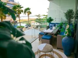 Beachside Sunset Residence