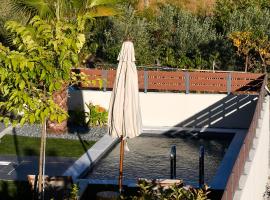 Golden Gaia, hotel in Kipía