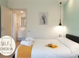 Arcimboldi's Nest - Close to Metro and Train