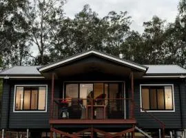 Tuckeroo Cottages - Rosella Cottage