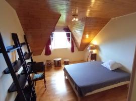 Chez Dominique, hotel s parkirali&scaron;tem u gradu 'La Possession'