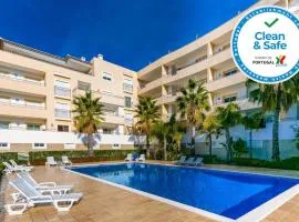 A05 - Luxury 1 Bed Fully Equipped with Pool